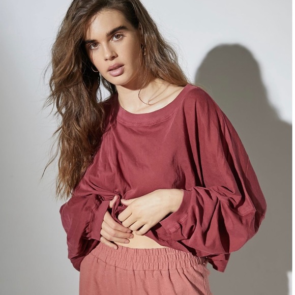 Urban Outfitters Tops - Out From Under Ella Long Sleeved Cropped Tee